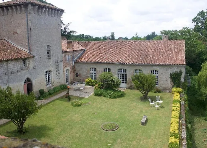 Château De Favols, Sur Lot Hébergement de vacances *