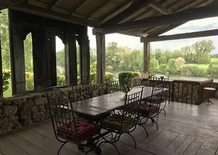 Château De Favols, Sur Lot Hébergement de vacances Bias (Lot-et-Garonne)